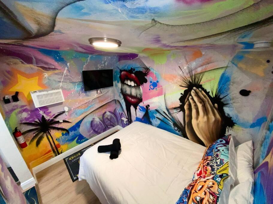 Cozy & Colorful Miami Art Canvas W/Hottub & Murals 外观 照片